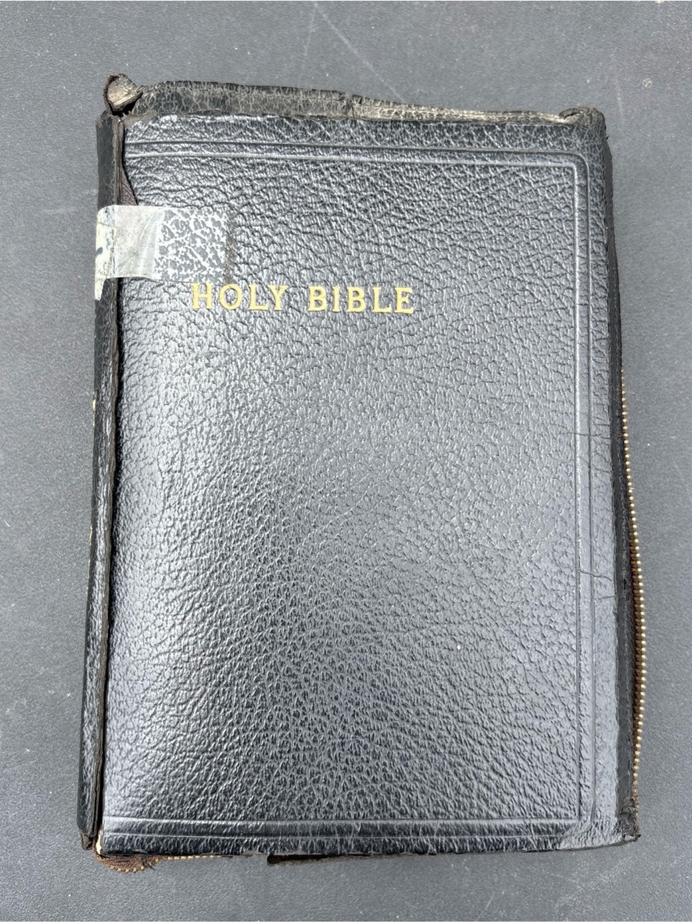 Holy Bible Old and New Testaments KJV World Publishing Self Pronouncing Zipper
